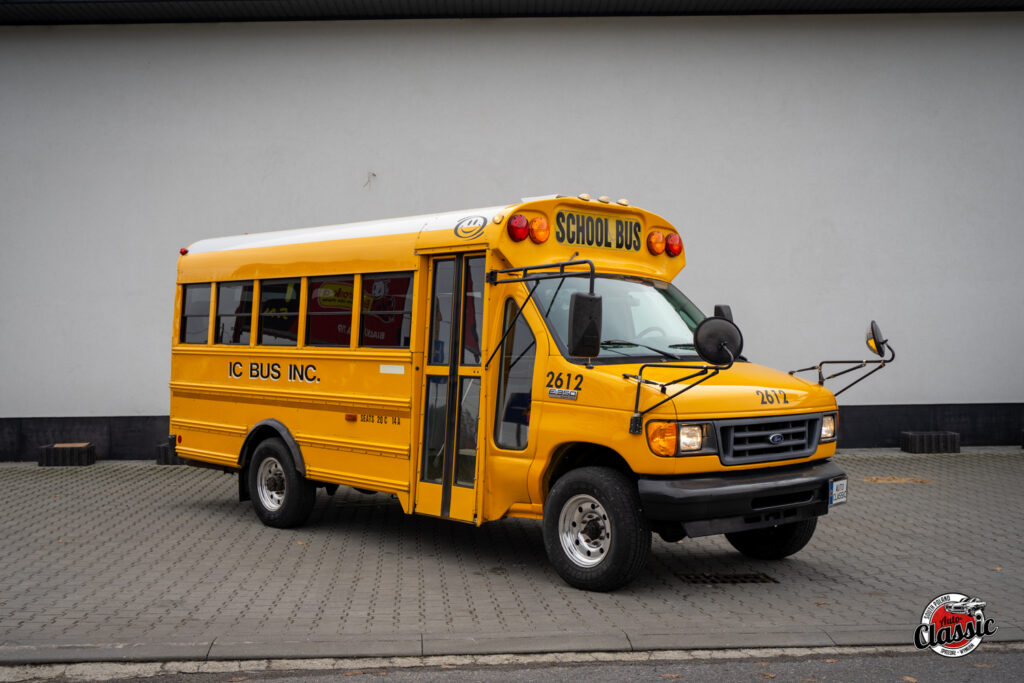 Ford E 350 School Bus